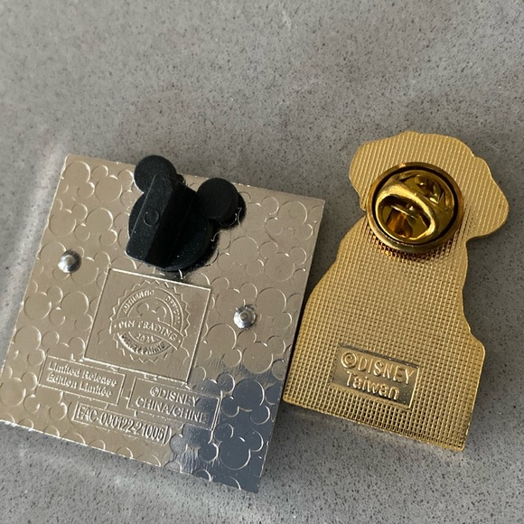 Disney Estella Cruella Live Action DIY School Costume Enamel Pins Dalmatian’s - Picture 16 of 16